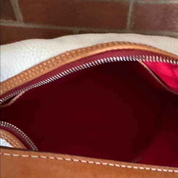 Dooney & Bourke Cream and Tan Shoulder Bag - Picture 5 of 9